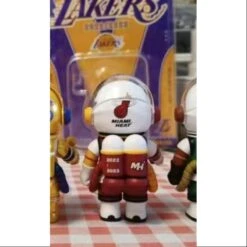 MEGA SPACE MOLLY 100% NBA Miami Heat 2023 LIMITED -Doll Shop IMG 2780 20231217 084236 a461eef2 2b1a 4e82 a163 40e1e6e740a4