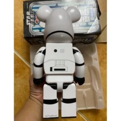 Medicom Bearbrick First Order Stormtrooper 400% White 5 Medicom Bearbrick First Order Stormtrooper 400% White -Doll Shop IMG 3571 20250214 210327