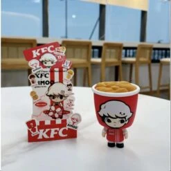 DIMOO Pop Mart DIMOO KFC China 35th Anniversary BUCKET Series Secret DIMOO Ace Fried Chicken (1/288) 5 DIMOO Pop Mart DIMOO KFC China 35th Anniversary BUCKET Series Secret DIMOO Ace Fried Chicken (1/288) -Doll Shop d22 3